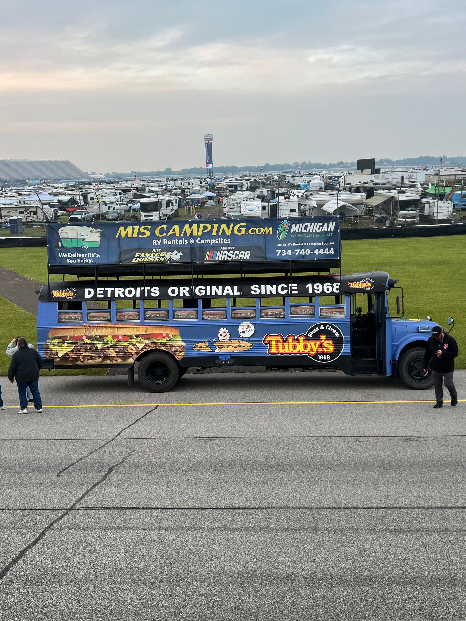 Blue bus at MIS