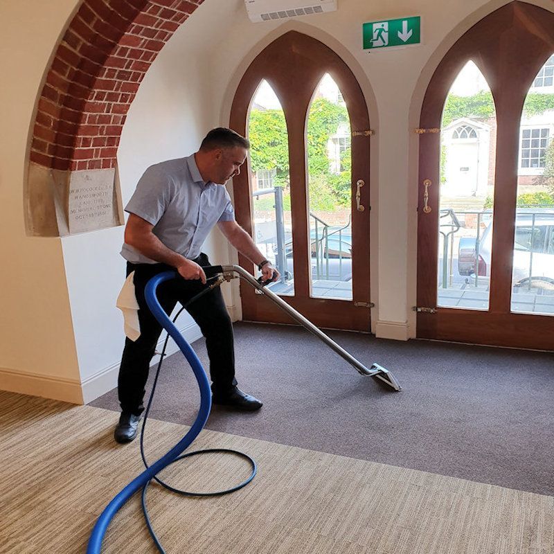 Carpet cleaning Southampton – NCCA certified technician