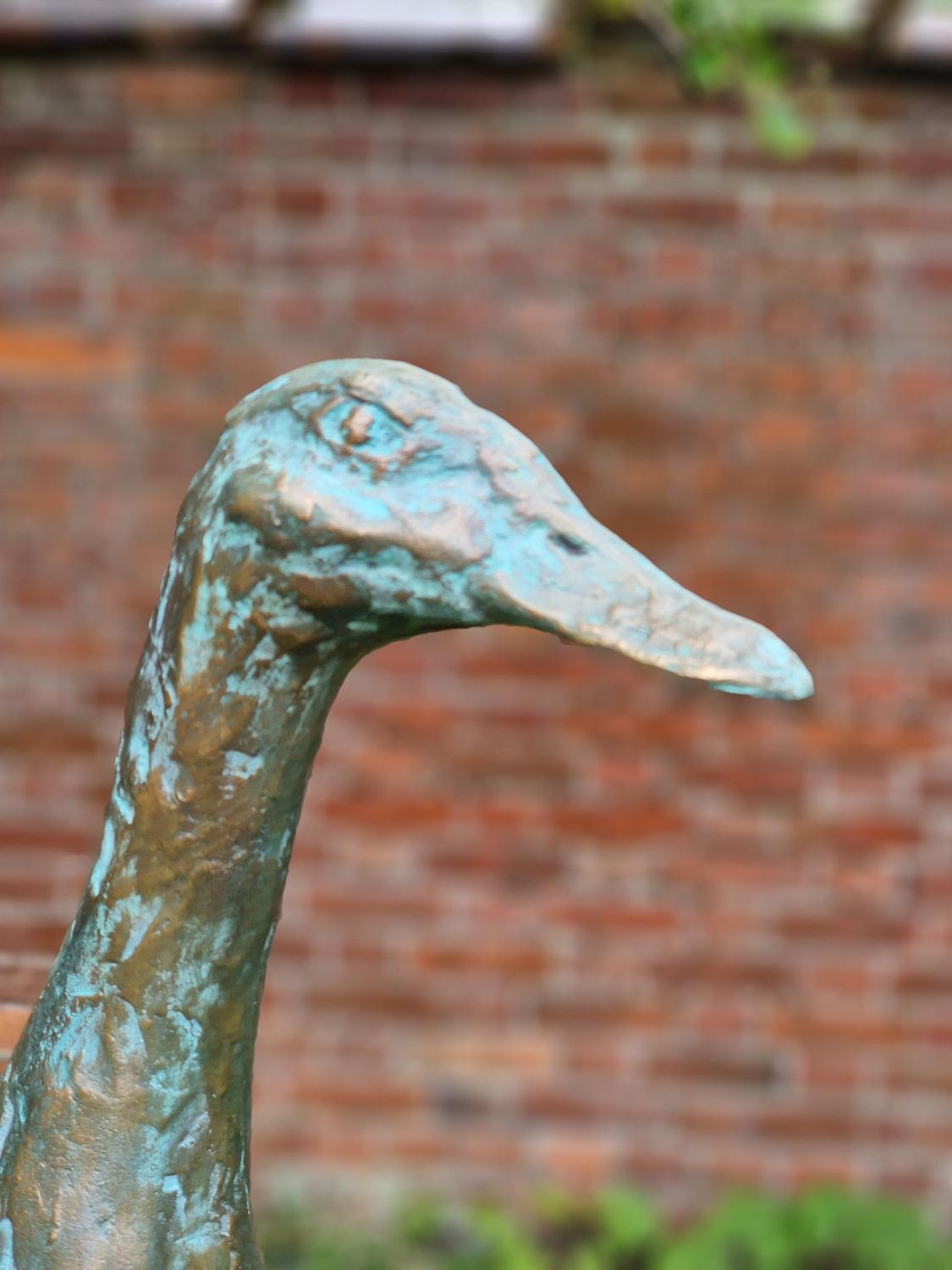 standbeeld van een eend loopeend