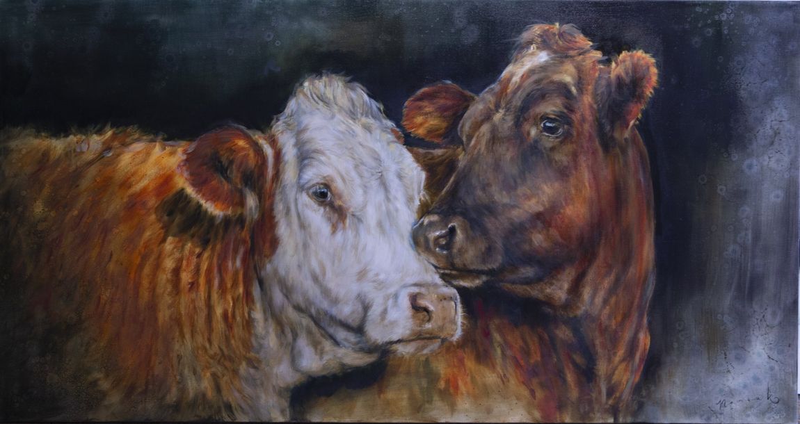 Een schilderij van twee koeien die naast elkaar staan.