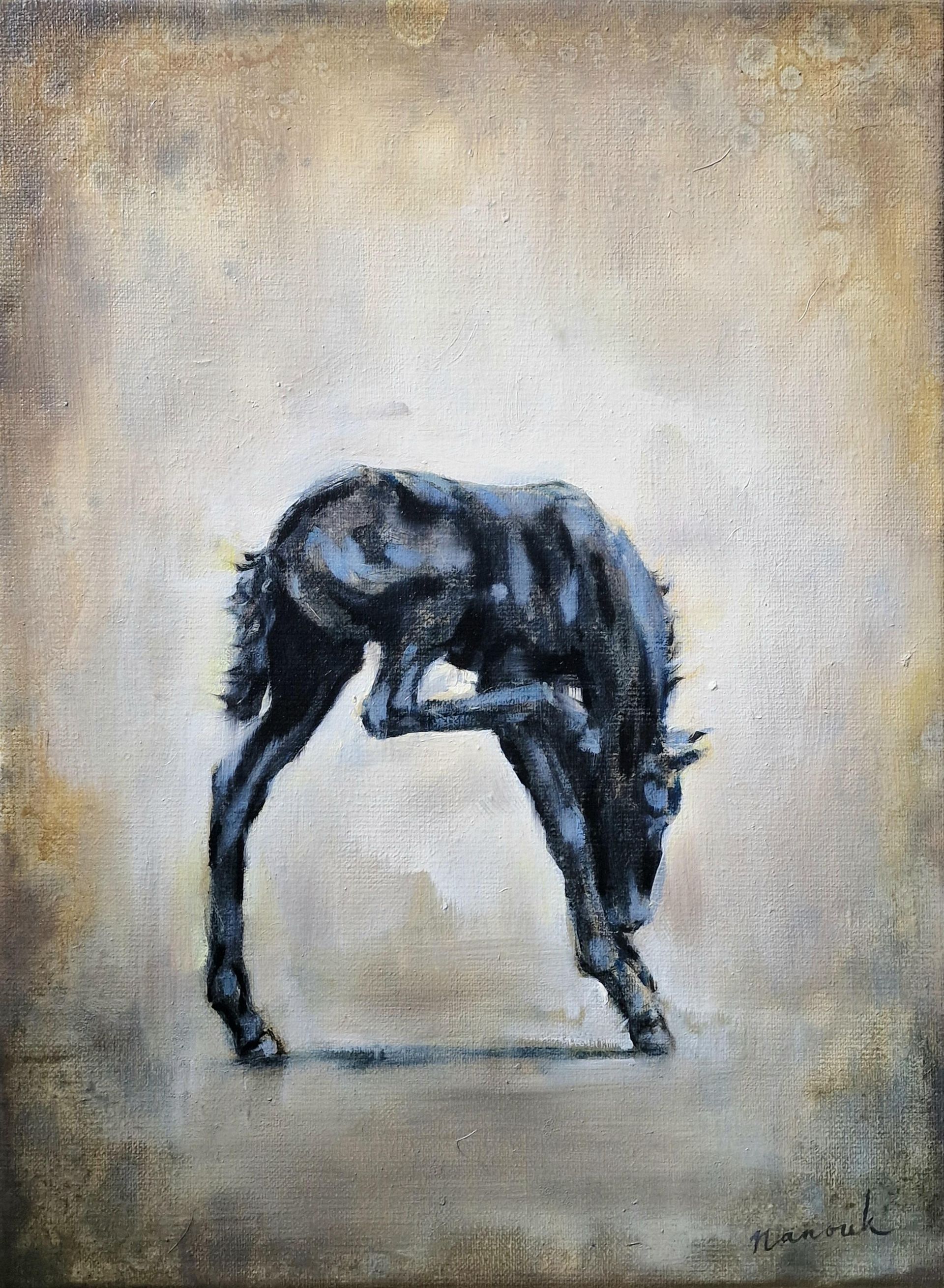 Een schilderij van een zwart paard dat op zijn achterpoten staat.