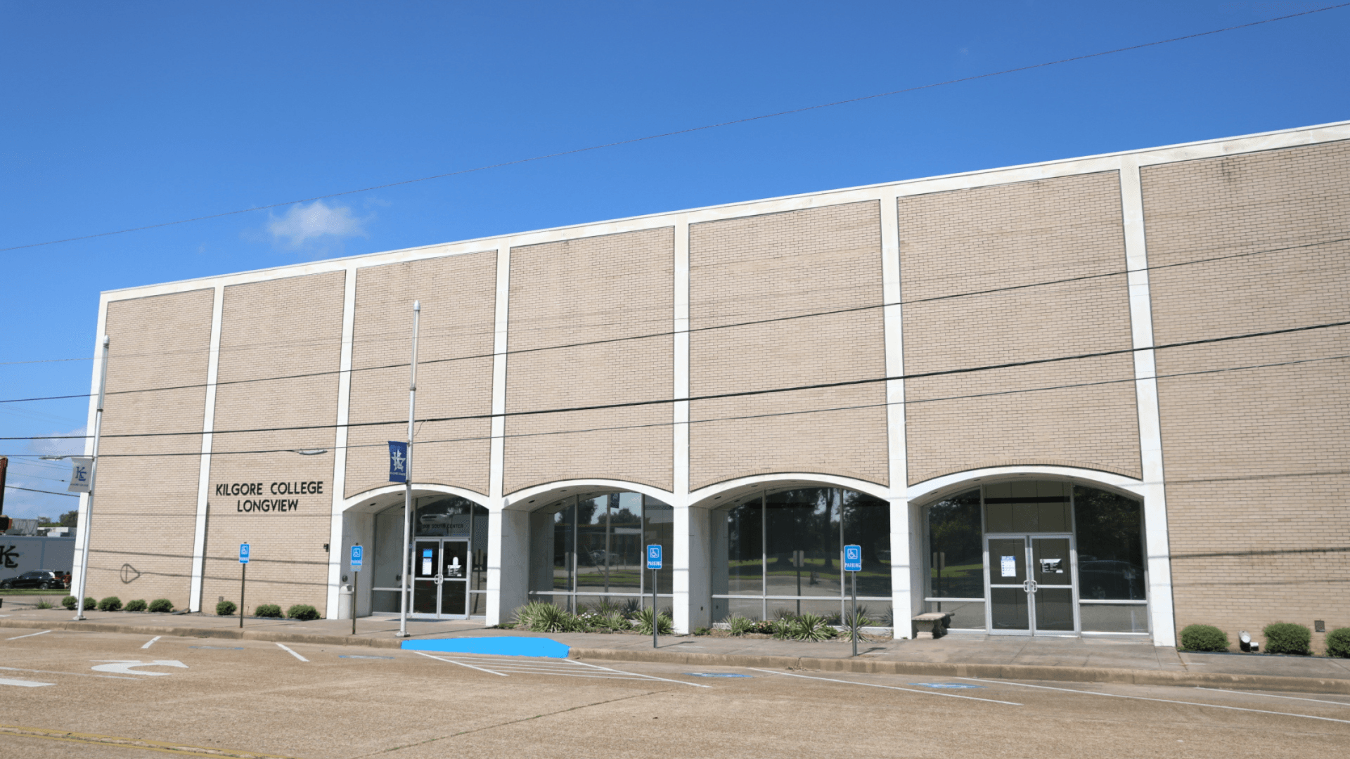 A large building with the word riverside on it