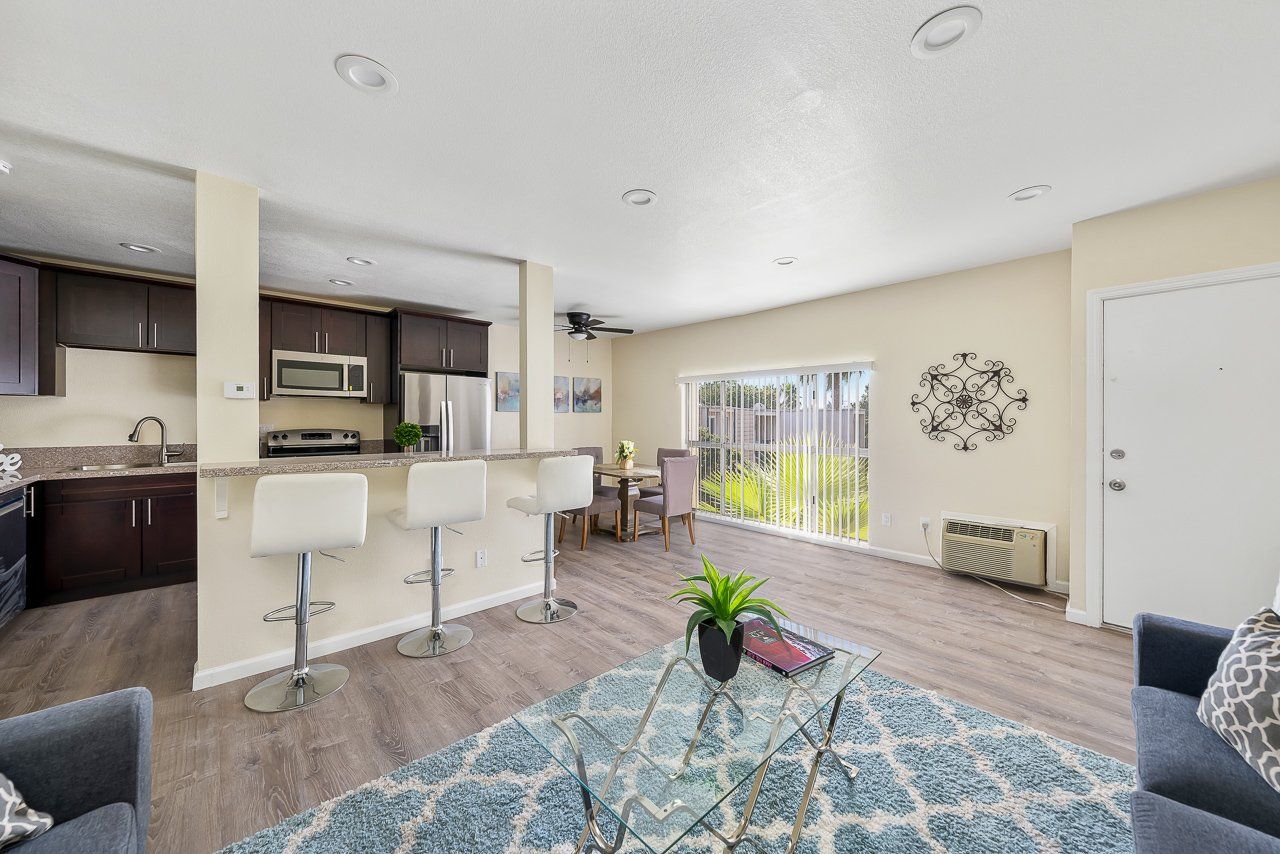 Mesa Cove Apartments living area carpet 2