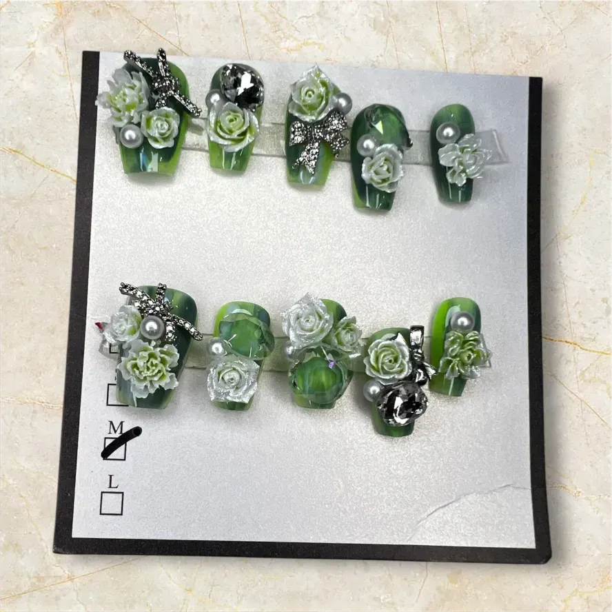 (COLOR-EMERALD) Press-On Nails (Rhinestone) SIZE- MEDIUM