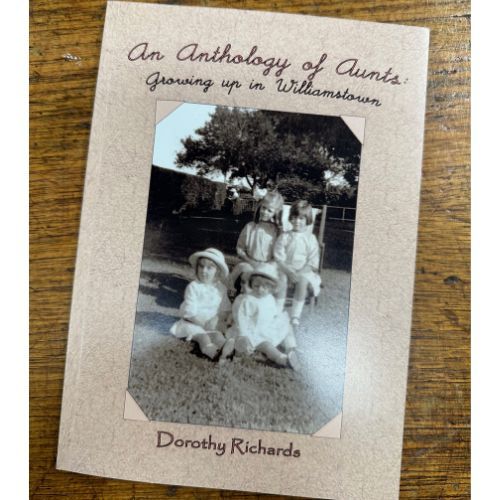Front cover of book - An Anthology of Aunts