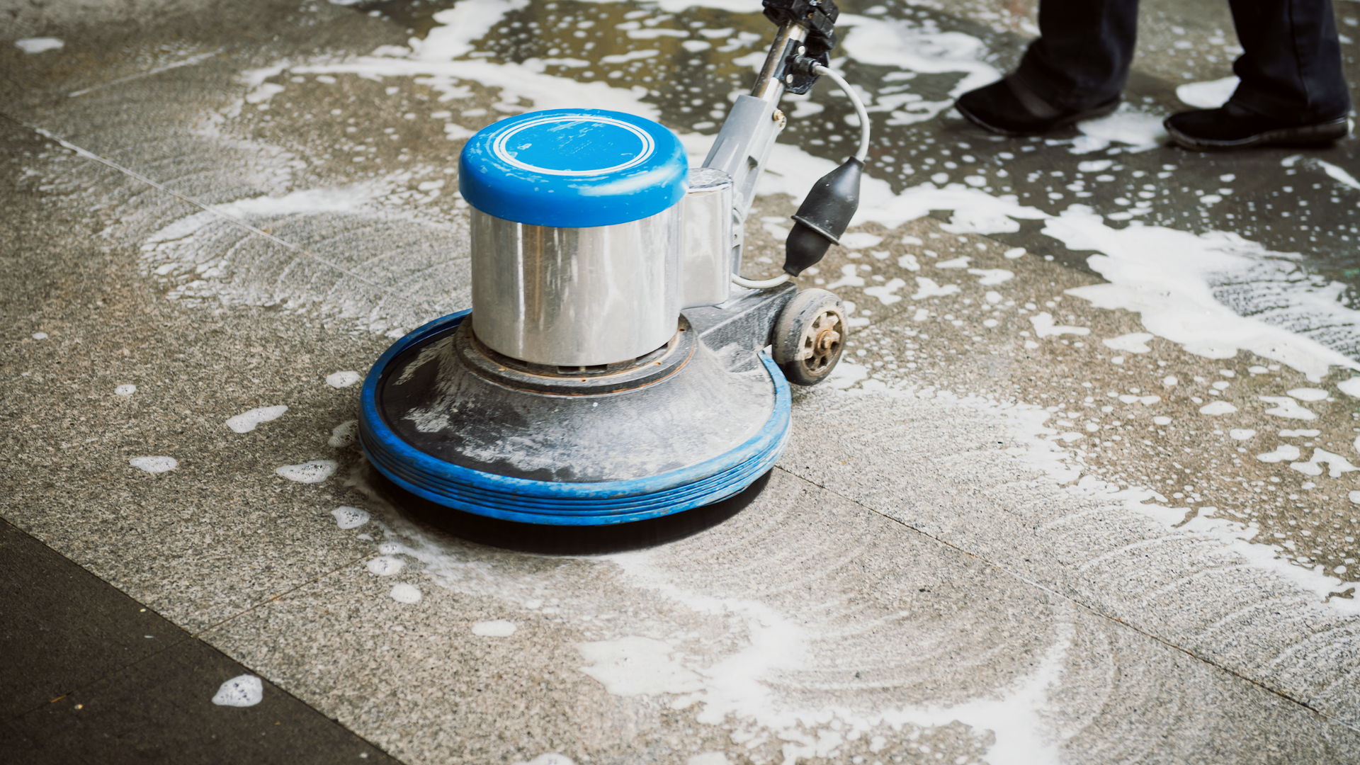 Houston business property refreshed with building pressure washing