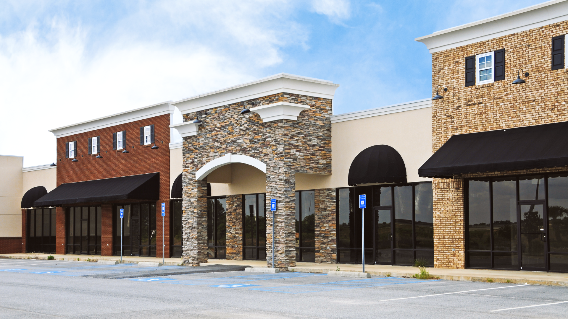 Houston business property refreshed with building pressure washing
