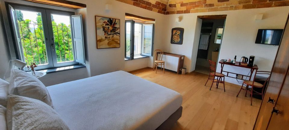Camera con letto matrimoniale