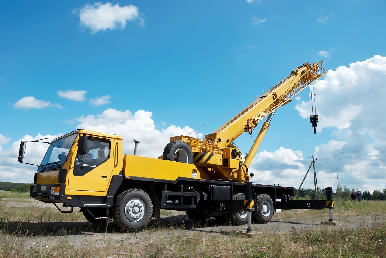 A Truck with A Crane Attached to It — Berkeley Vale Hydraulics in Fountaindale, NSW