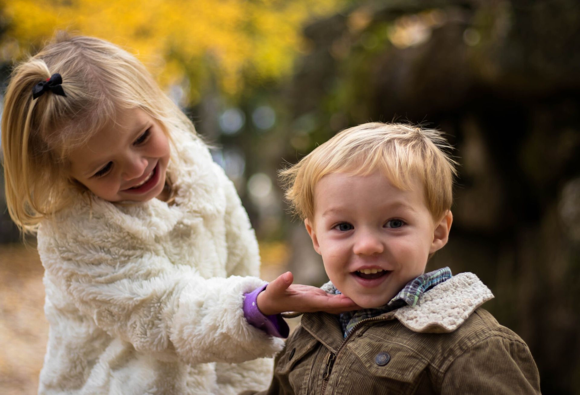 children-brother-sister