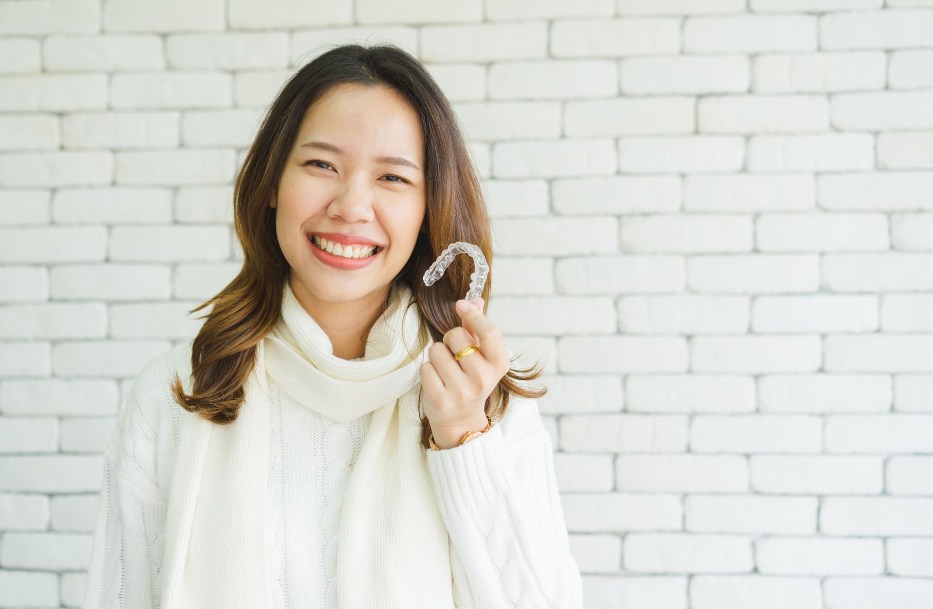 close-up-young-asian-woman-smiling