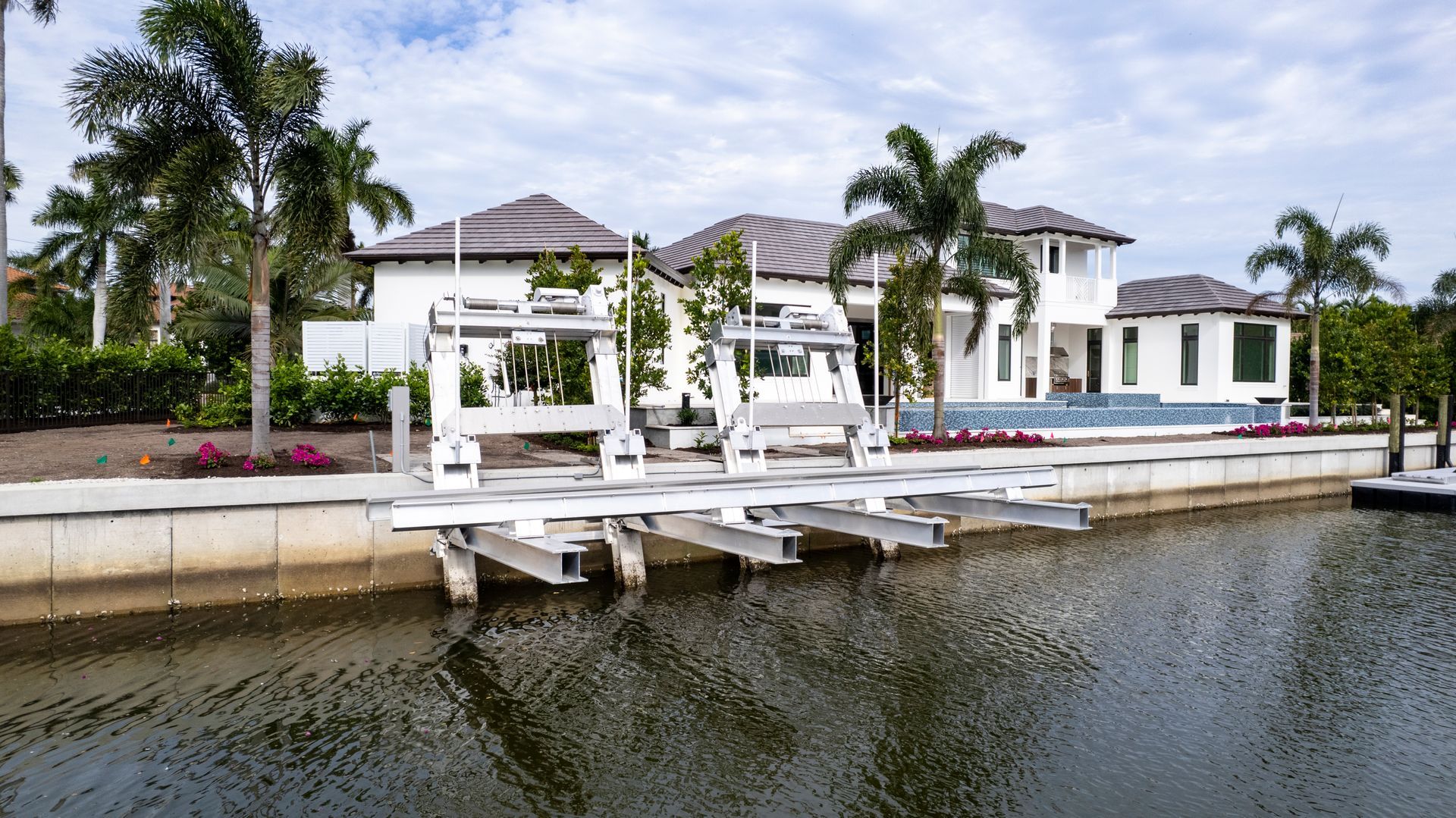 Boat lift services