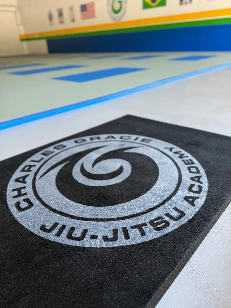 Black mat with silver