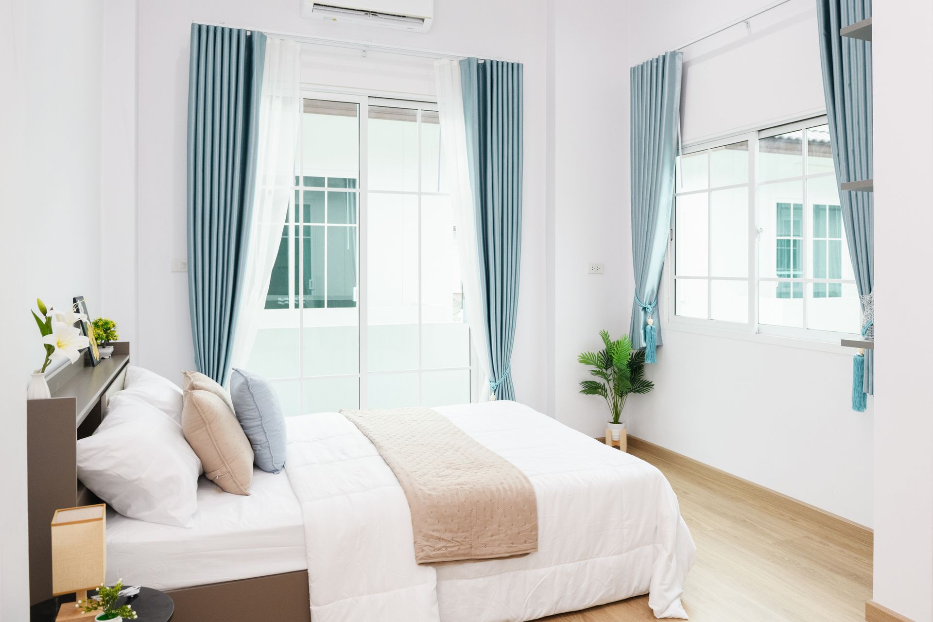 White Blue and White Curtain - Blairgowrie, VIC - Curtains & Blinds by Dannielle Harris