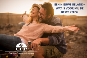Een stel omhelst elkaar vrolijk buiten; de tekst luidt: 