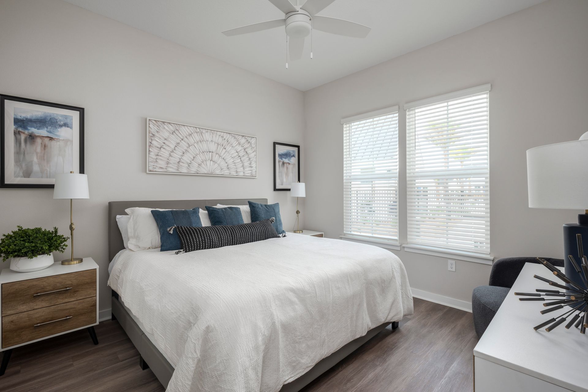 Cottage Street at eTown Spacious Apartments in Jacksonville, FL