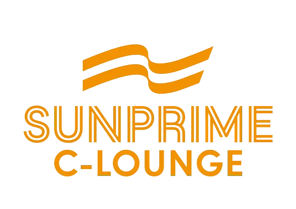 Логотип sunprime c-lounge выполнен в оранжево-белом цвете на белом фоне.