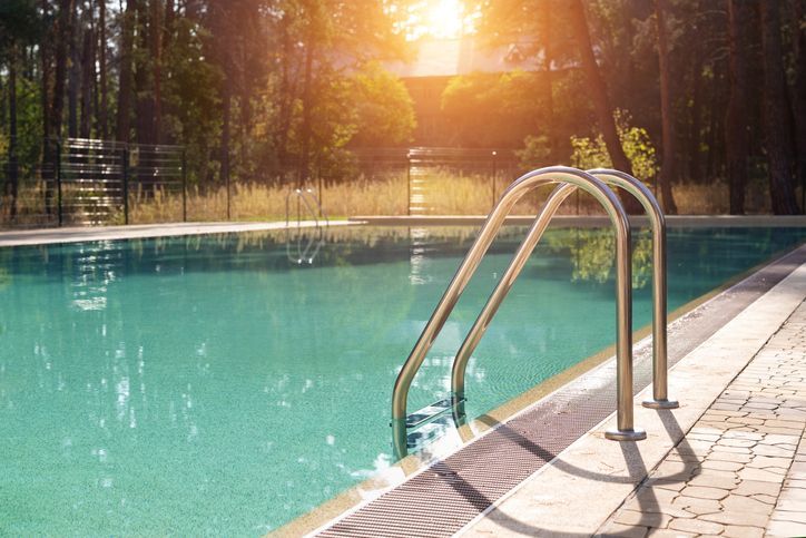 Big luxury empty rectangular swimming pool