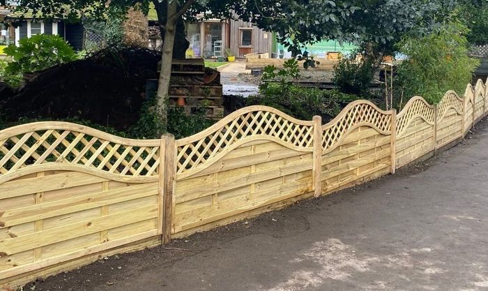 Fencing Contractors Near Me | Dundee Fence Experts