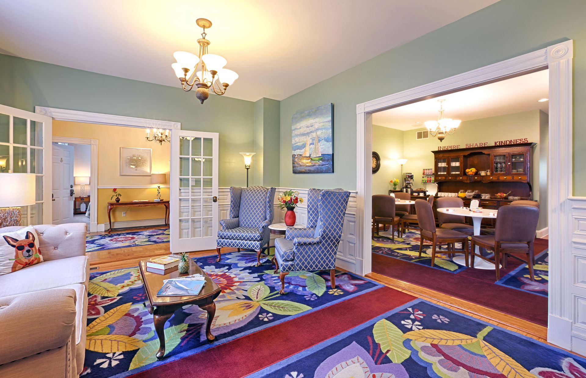 Beech Tree Inn - King with Fireplace & Jacuzzi