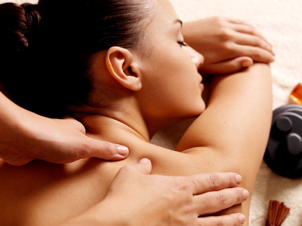 Woman Body Massage — Massage Therapist in Mount Louisa, QLD