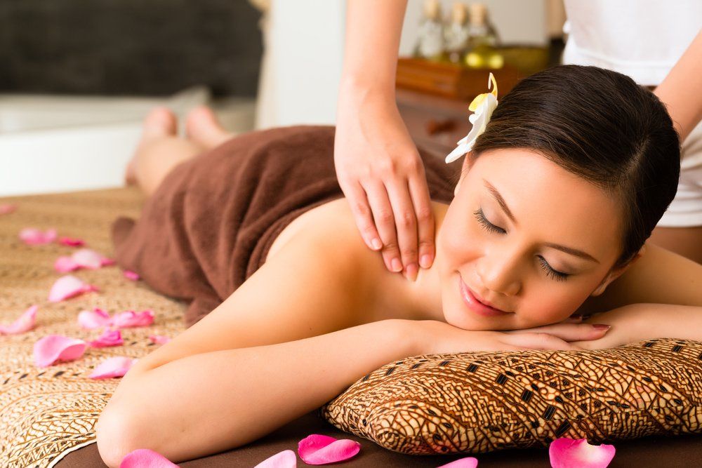 Therapy Massage With Essential Oil — Massage in Mount Louisa, QLD