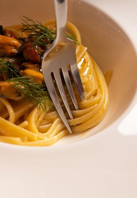 Linguine con ricci e cozze