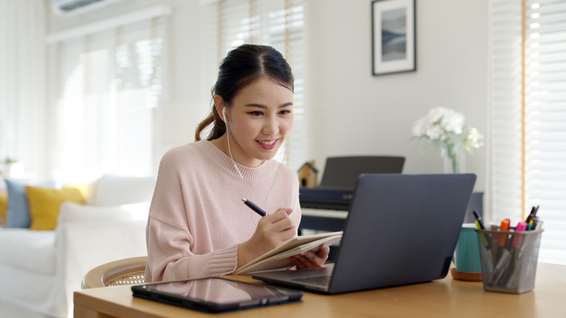 How to hire Remote Worker