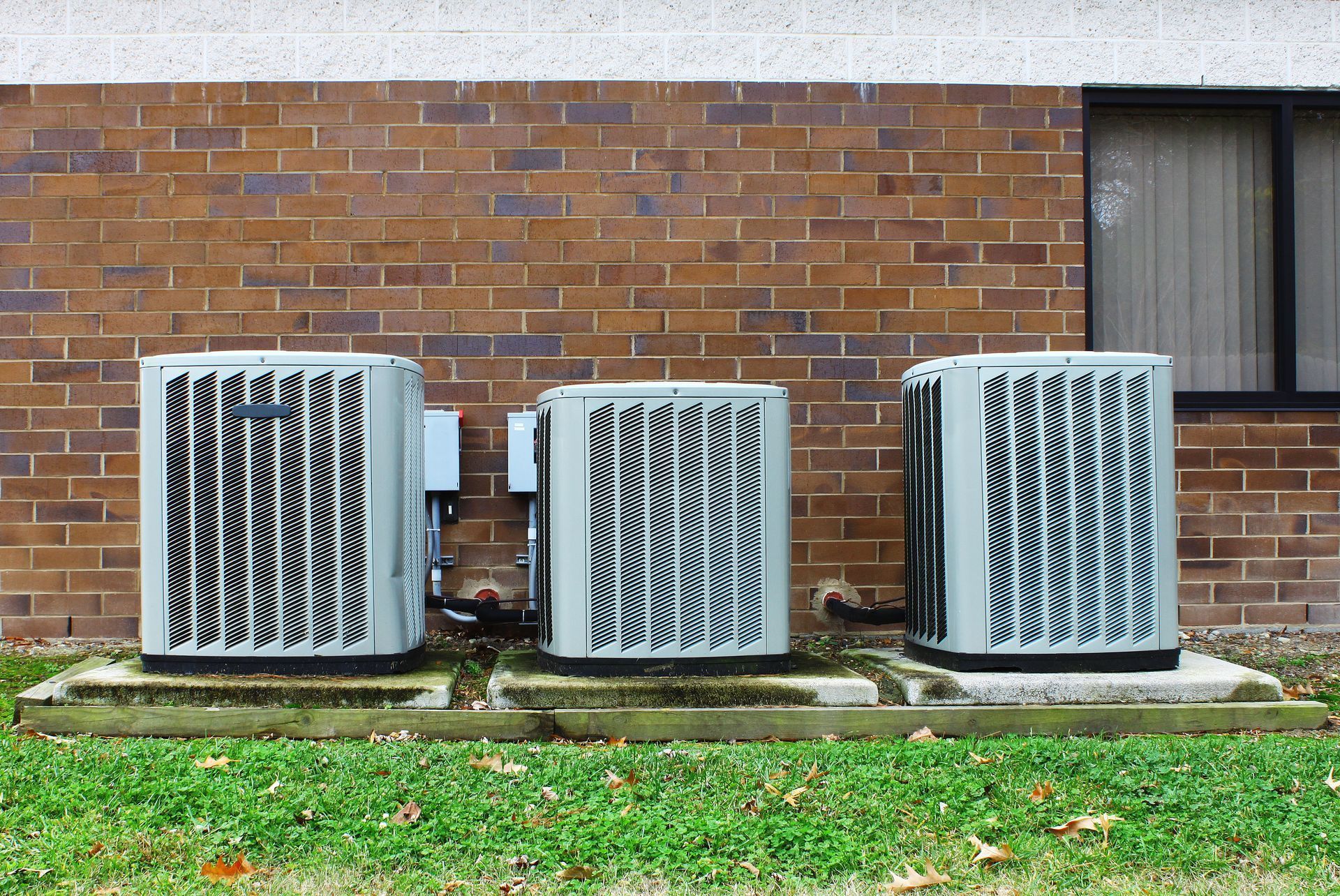 4 Dangers of Putting Off AC Maintenance Services