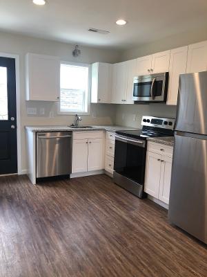 Kitchen with stainless steel appliances 4