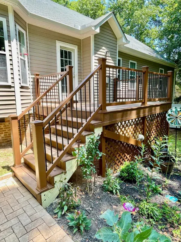 wood deck with metal balusters