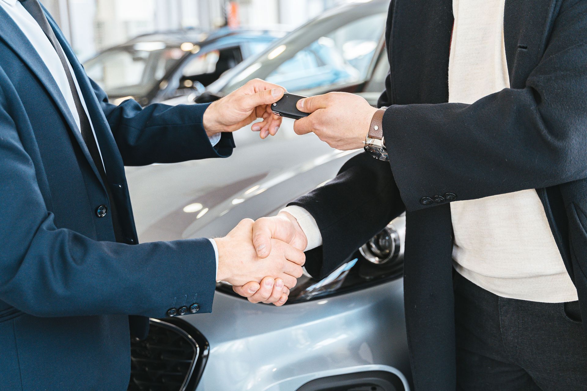 Dealership vs Locksmith
