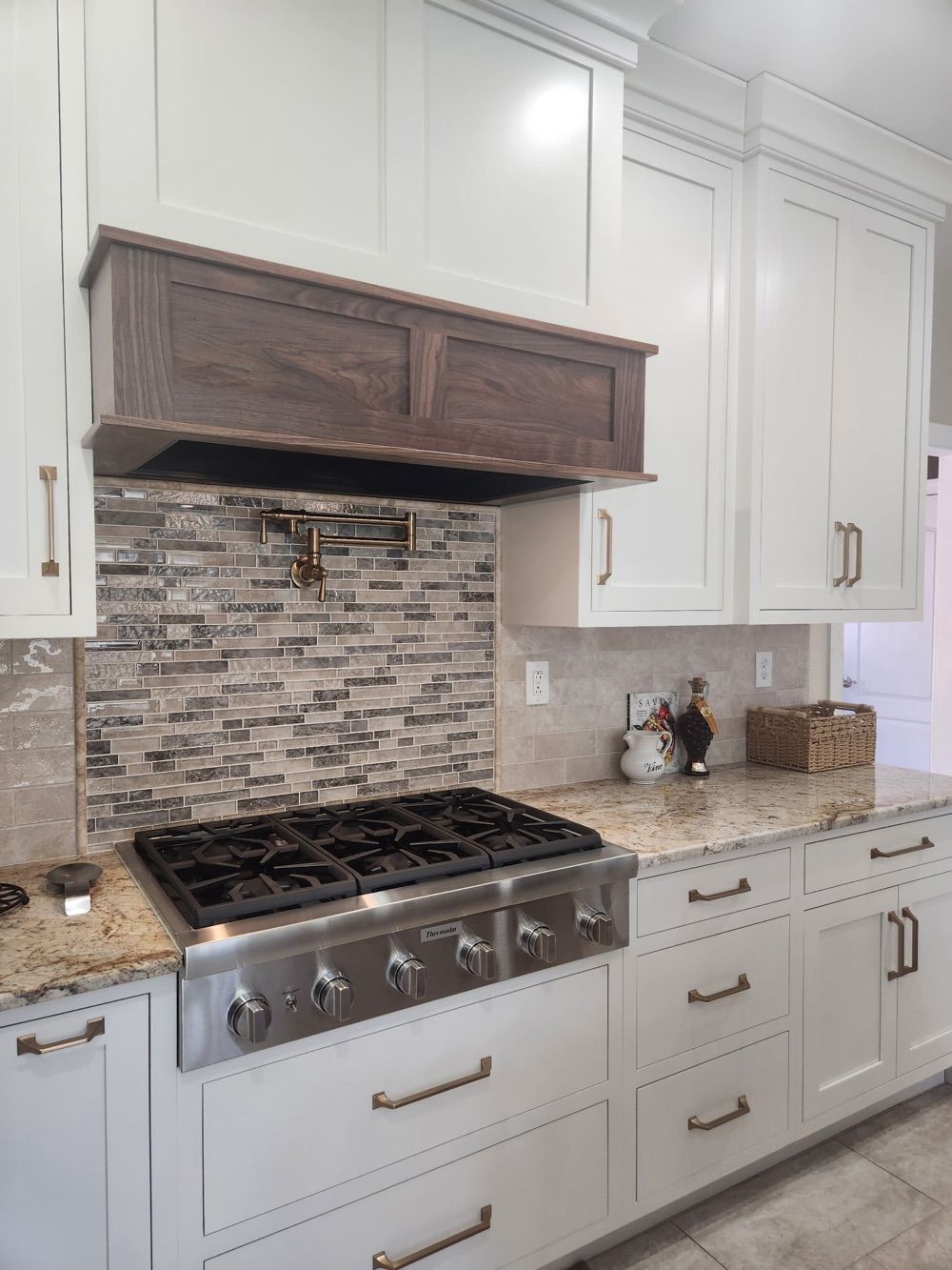 Custom Kitchen Cabinets