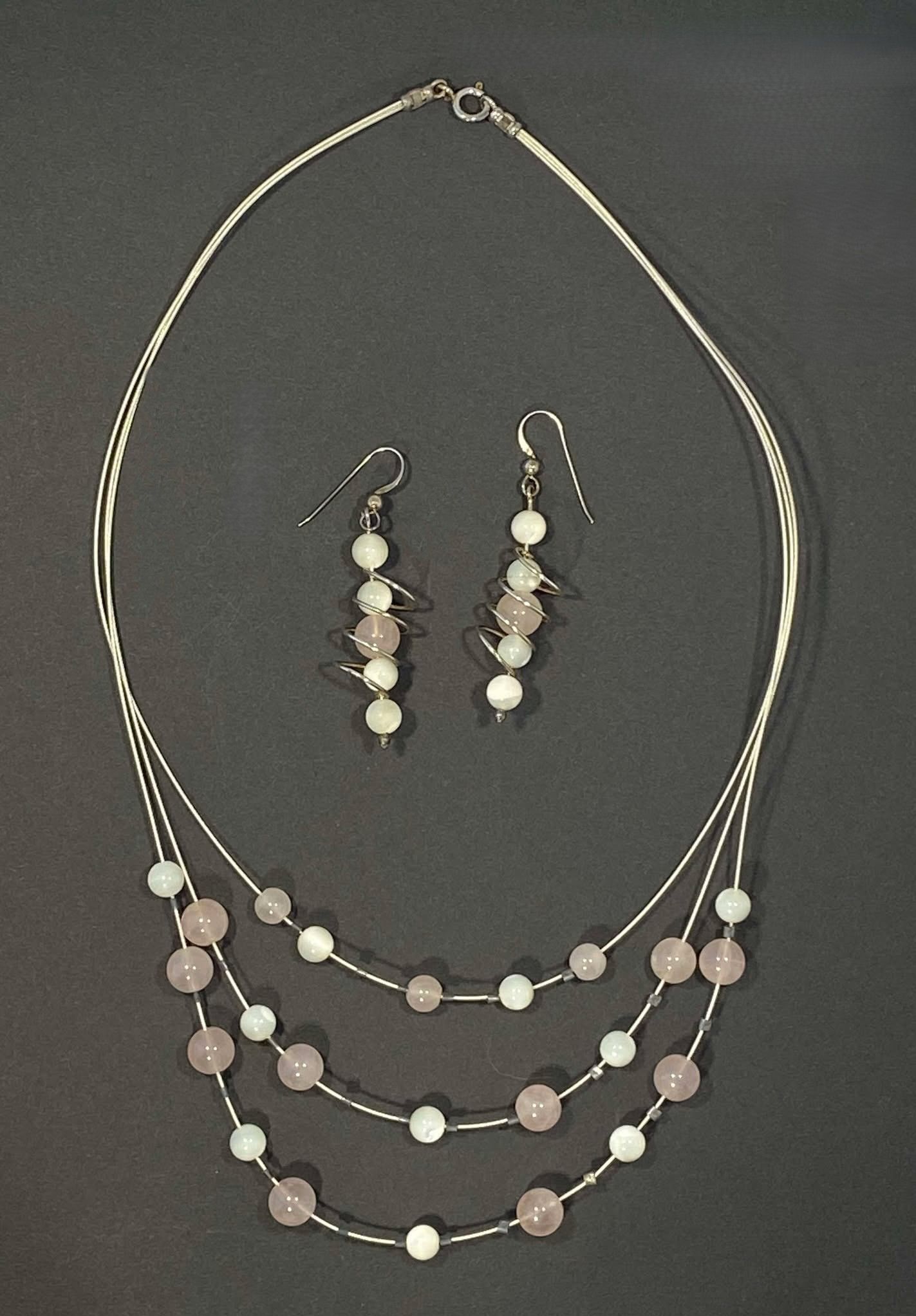 Rose Quartz and Mother of Pearl Gem Stone Tapered Necklace Rose Quartz and Mother of Pearl Gem Stone Tapered Necklace