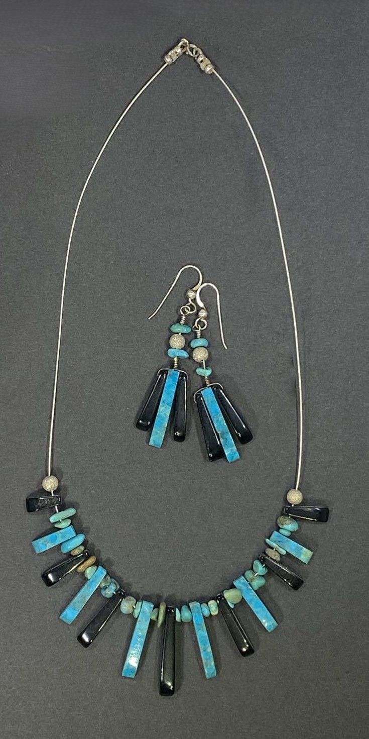 Black Stone and Turquoise Tapered gem stone necklace Black Stone and Turquoise Tapered gem stone necklace
