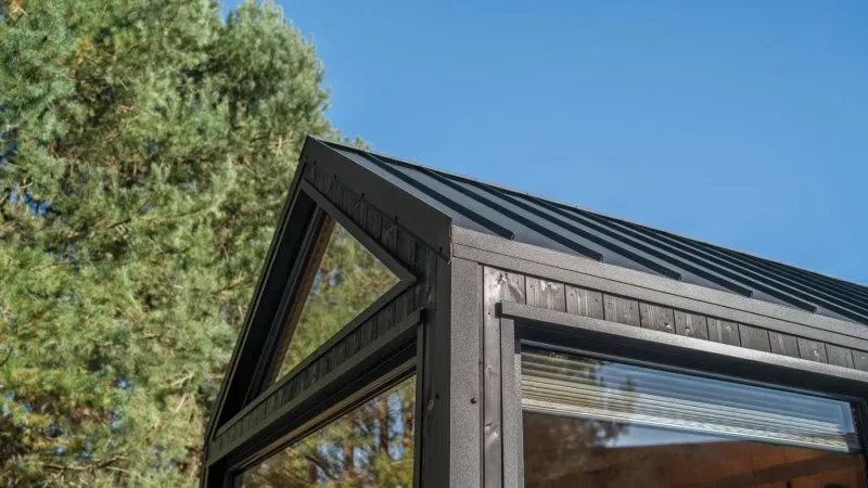Tiny House Julia met moderne afwerking en een slimme indeling voor dagelijks comfort.