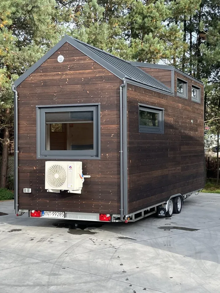 Tiny house Sunshine op trailer met houten gevel