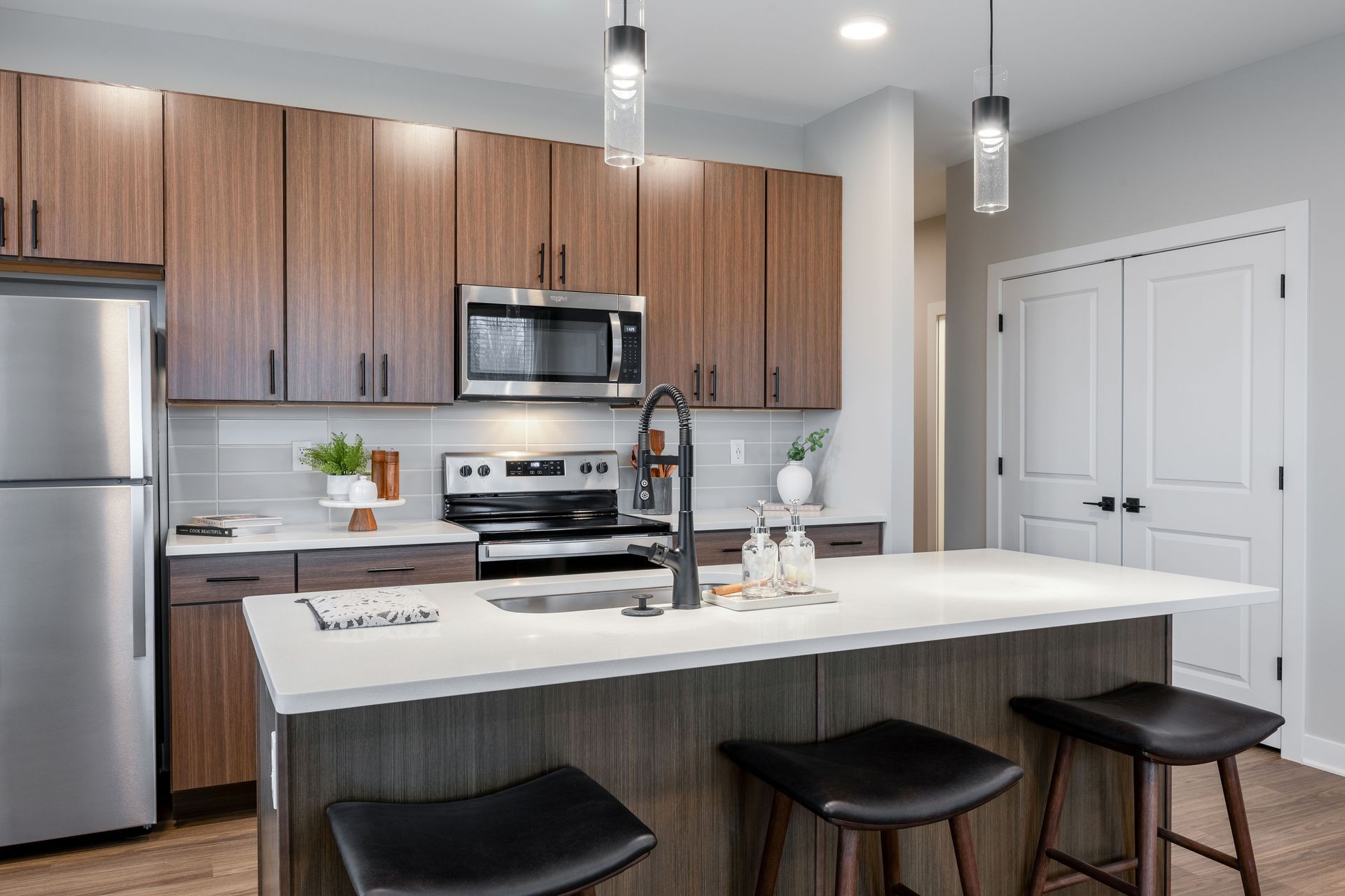 apartment kitchen at Federal Hill in Noblesville, IN.