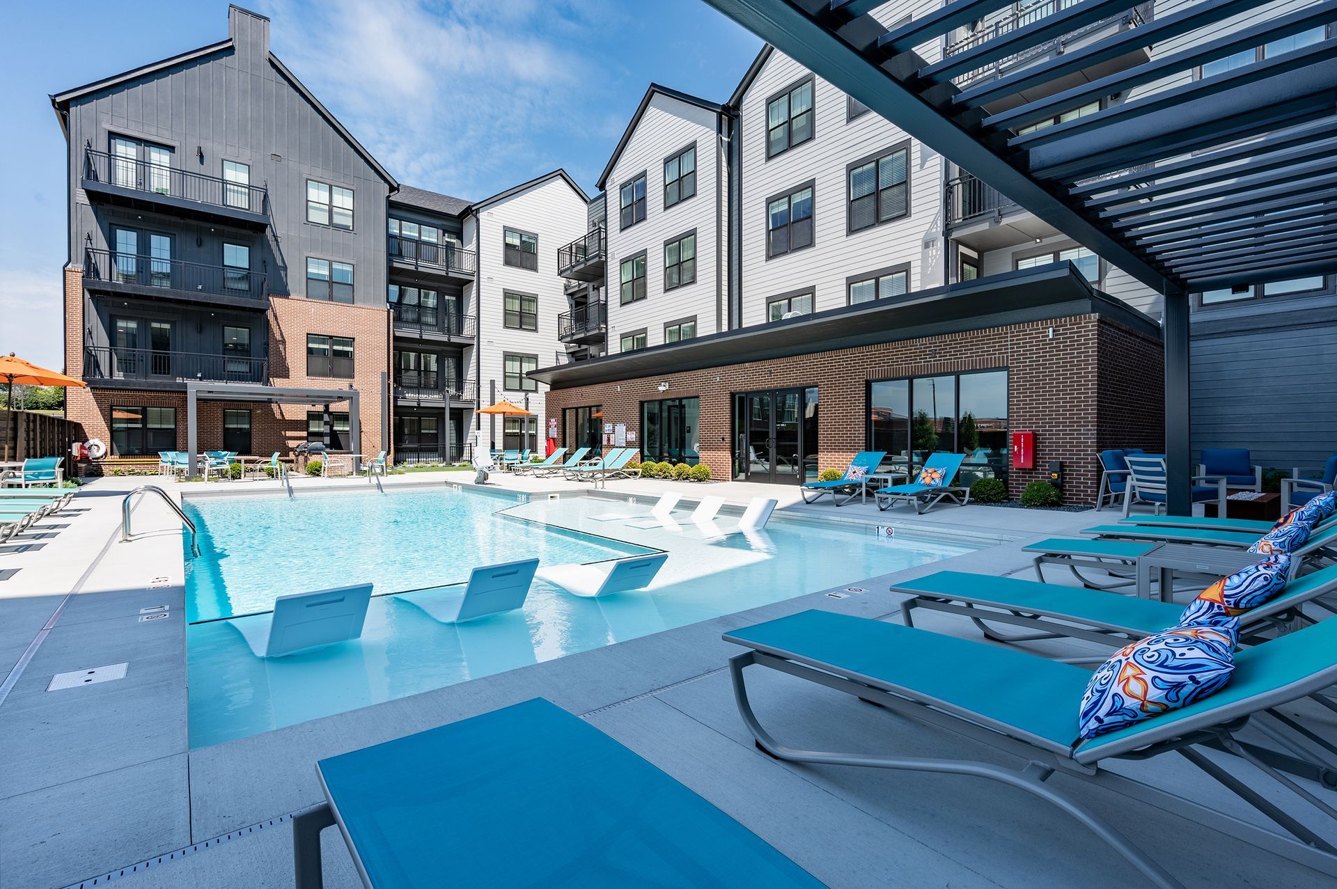 swimming pool area at Federal Hill in Noblesville, IN.