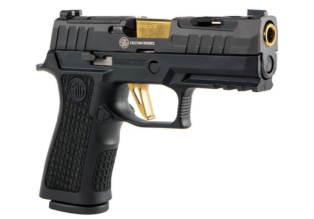 P320 Specter Pistole mit Goldlauf