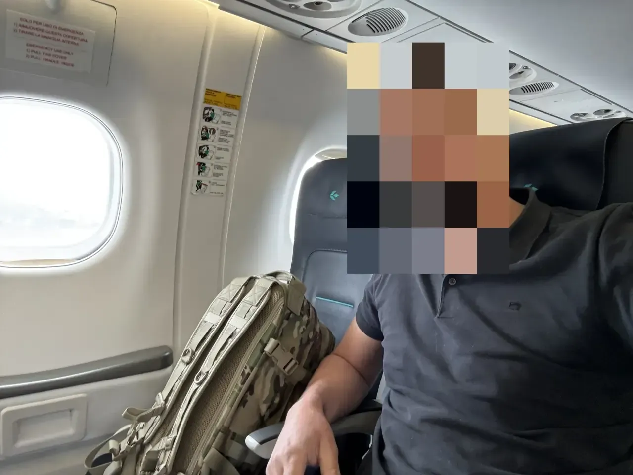 Rucksack mit Zielfernrohren als Handgepäck im Flugzeug – Optiken sicher transportieren beim Fliegen mit Waffen