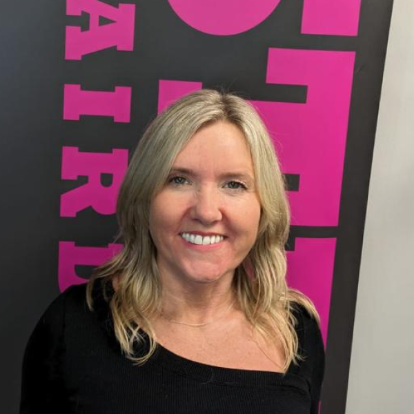 emma-senior-stylist