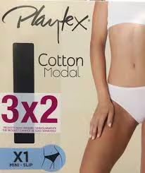 Confezione Playtex in modal di cotone con una modella che indossa biancheria intima bianca, che mostra una promozione