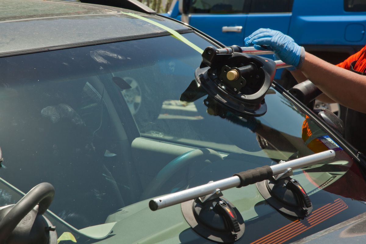 Front windshield replacement with advanced tools