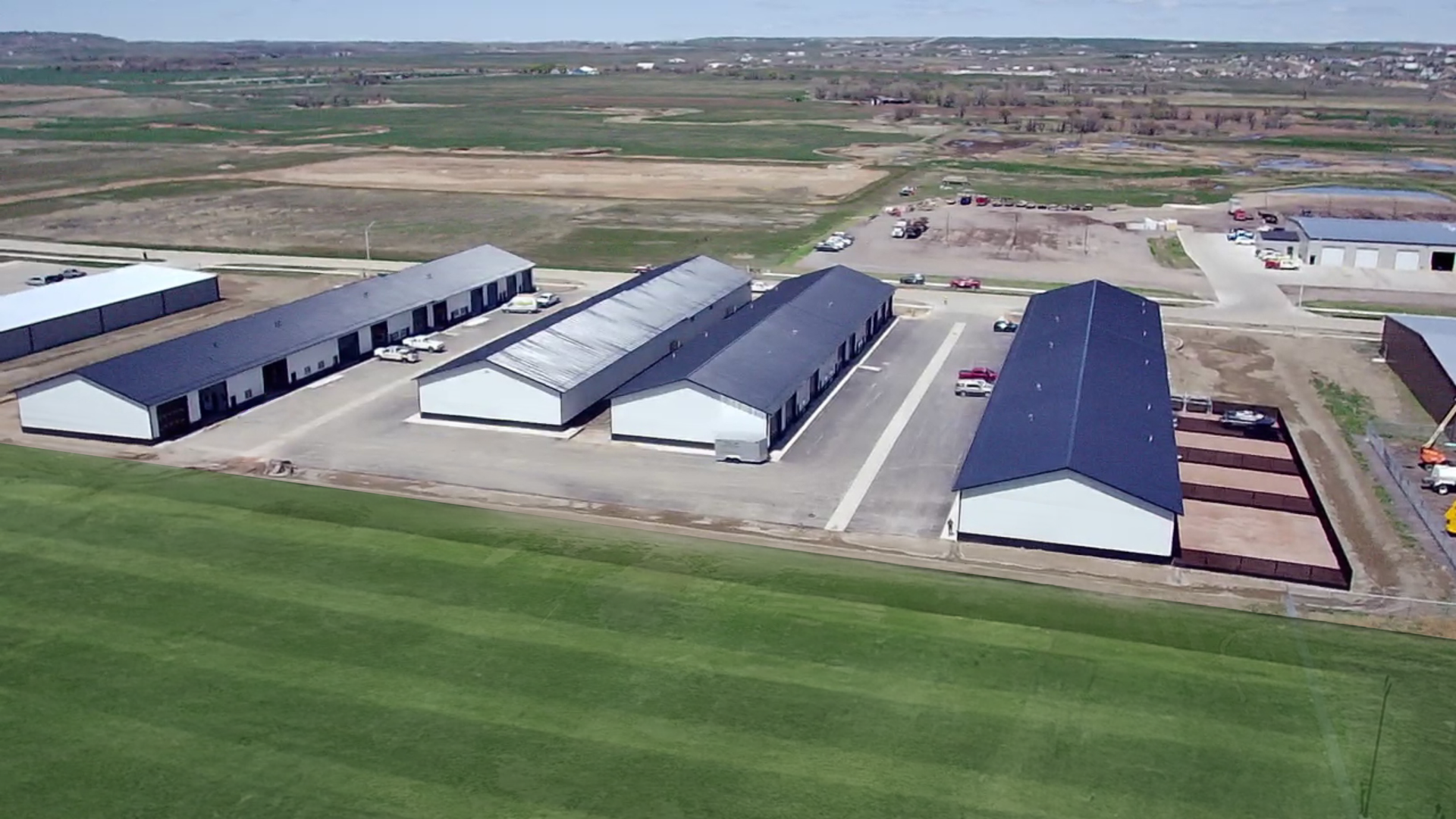 contractor shops and business suites for lease