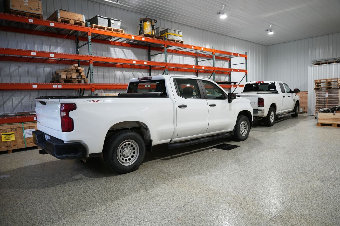 contractor shops and business suites for lease in use