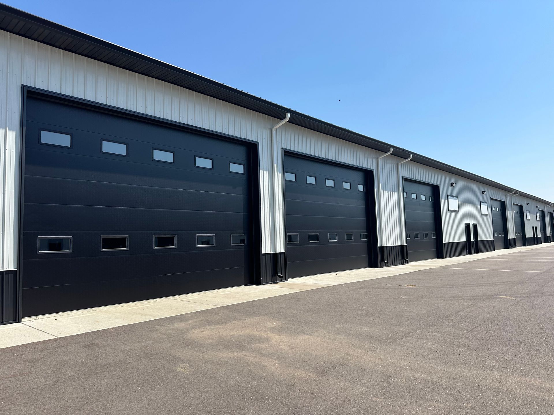 contractor shops and business suites for lease