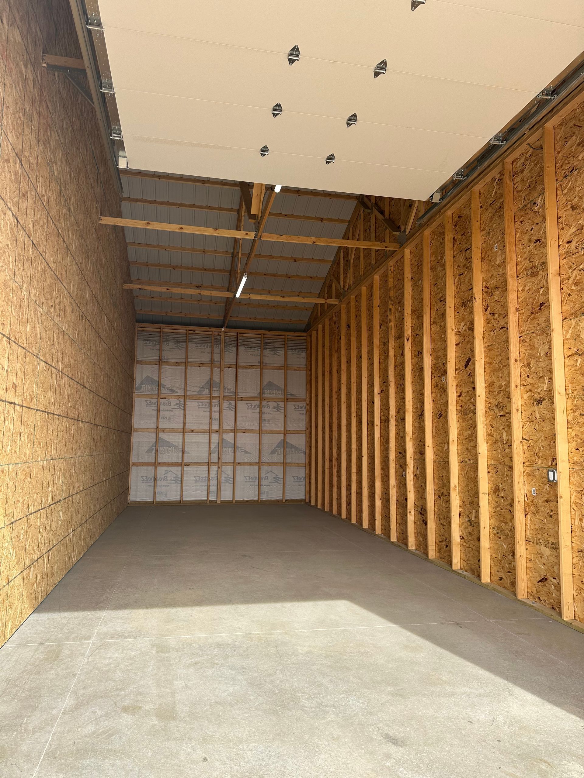 contractor shops and business suites for lease