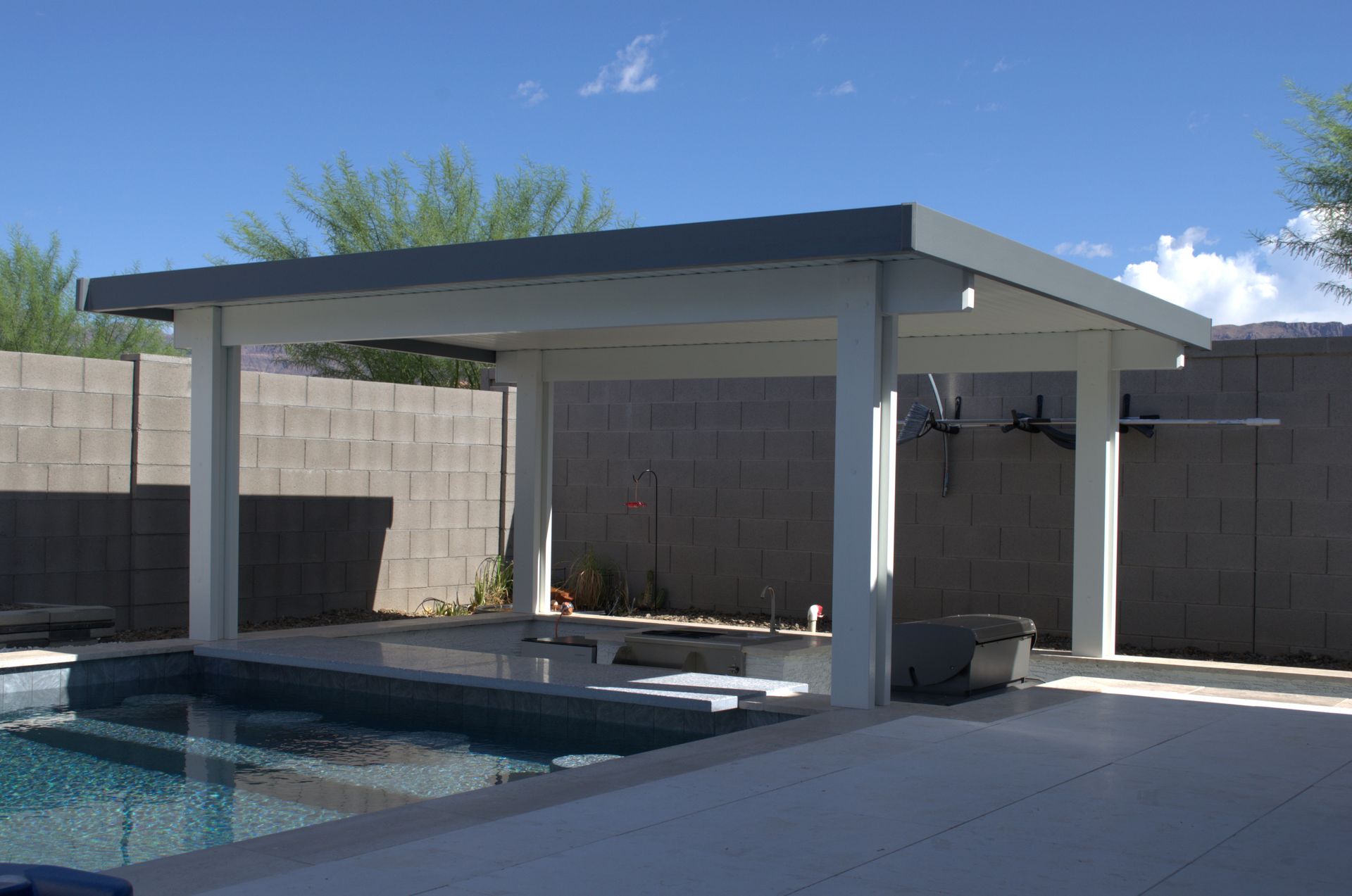 Freestanding-Flat-Pan-Gray-White-Anthem-AZ