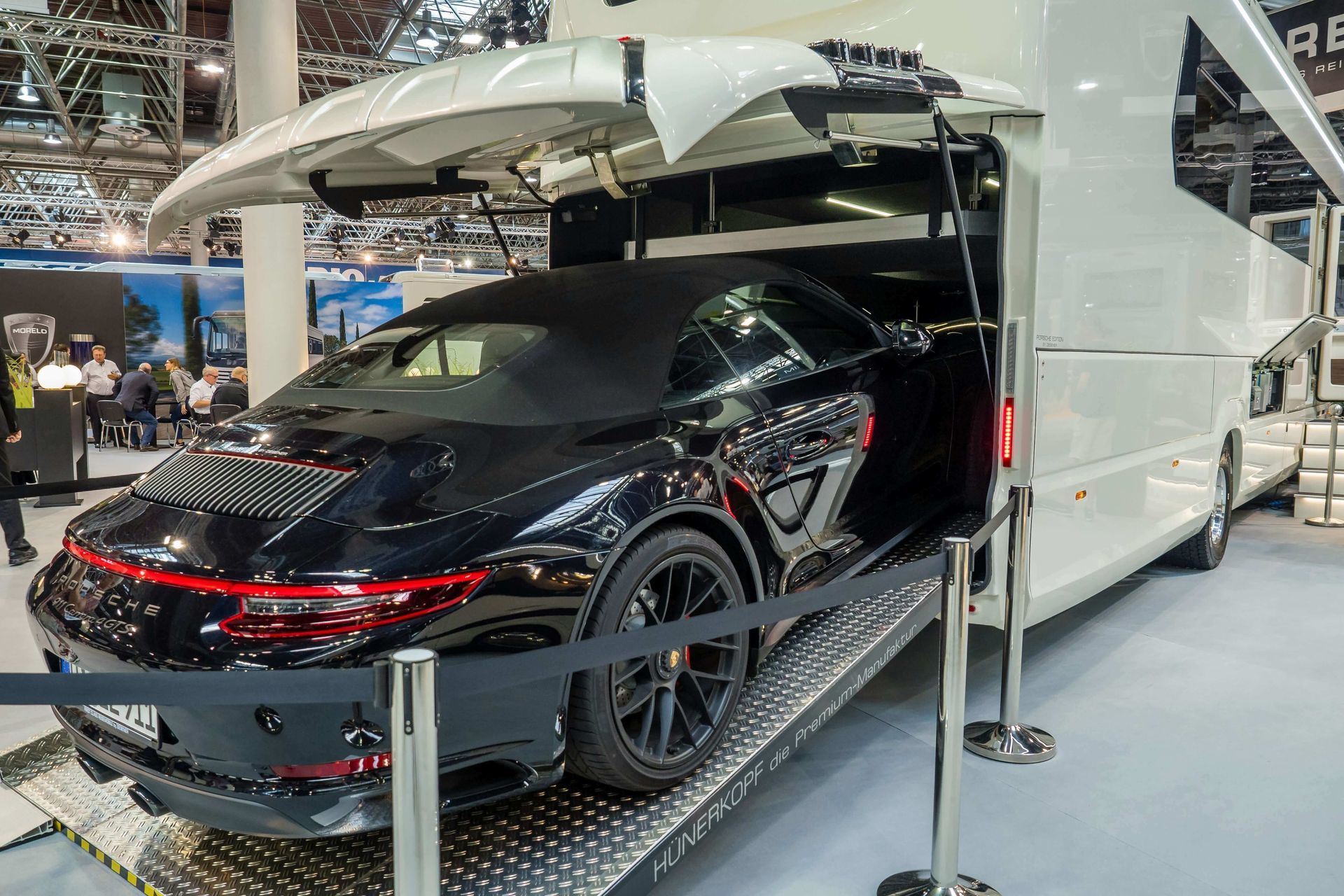 Premium enclosed auto transportation Free estimates for enclosed semi truck to transport premium autos and motorcycles in Bozeman, MT